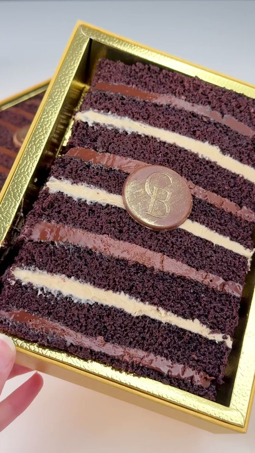 Kinder Bueno ShortStack by GoldBites